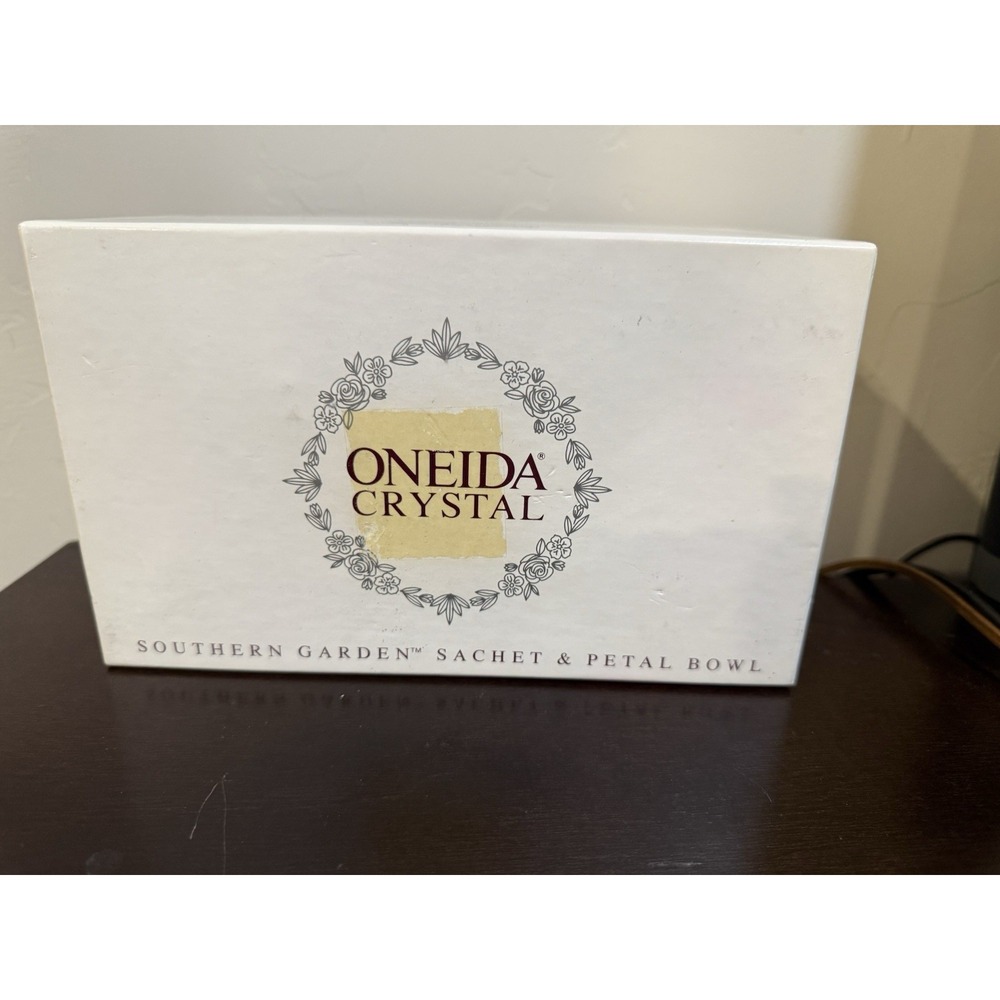 Oneida Crystal Southern Garden Sachet And Petal Bowl